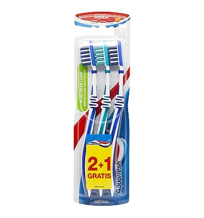 Зубна щітка Aquafresh Ін-бітвін Клін 2+1